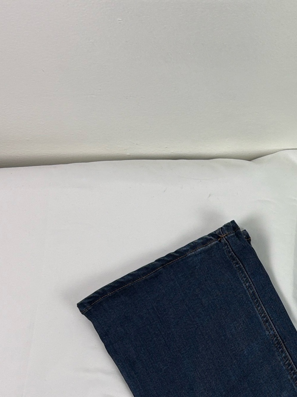Jordache Legacy Women’s 10 Slightly Stretchy Straight Leg Jean - Picture 10 of 10